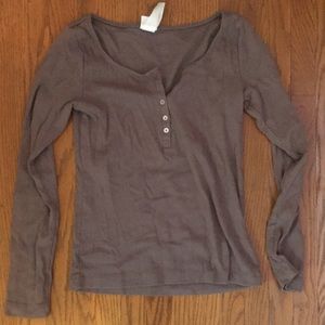 Low neck long sleeve